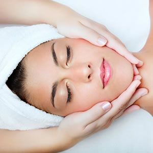Centro de estética Avanzada Cuida-T cara de mujer