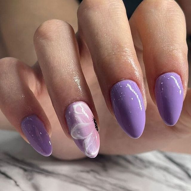 Centro de estética Avanzada Cuida-T uñas pintadas 2