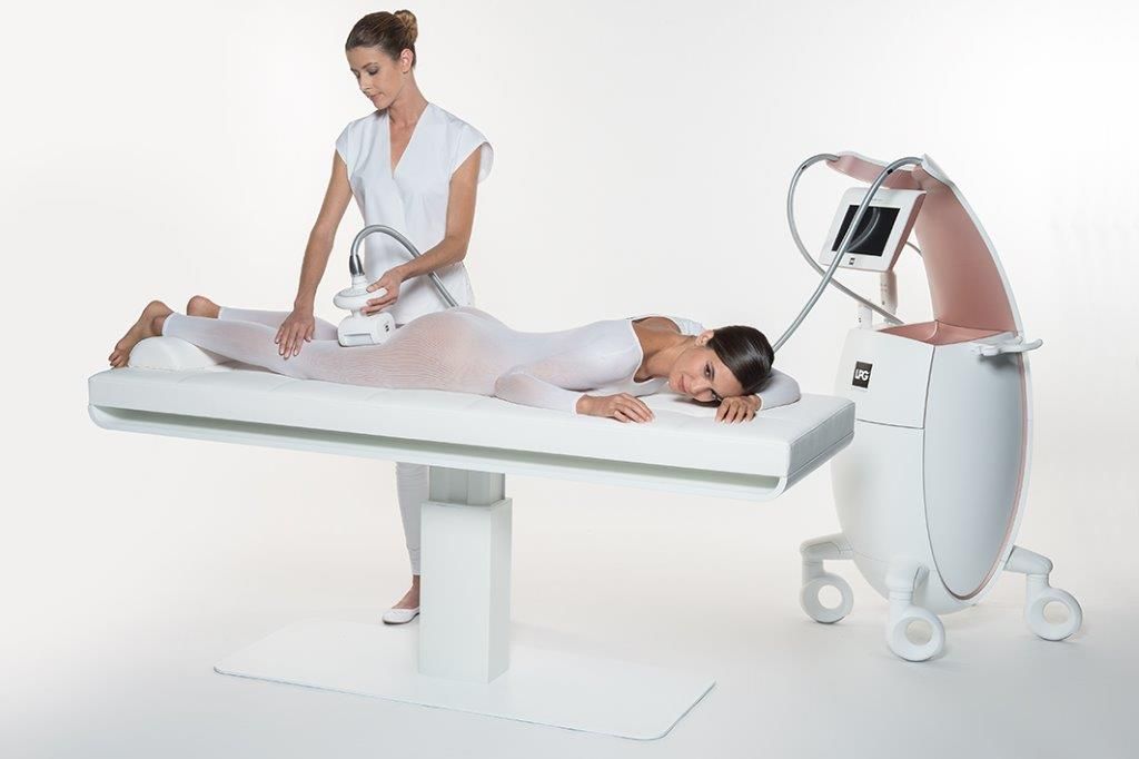Centro de estética Avanzada Cuida-T mujer en tratamiento
