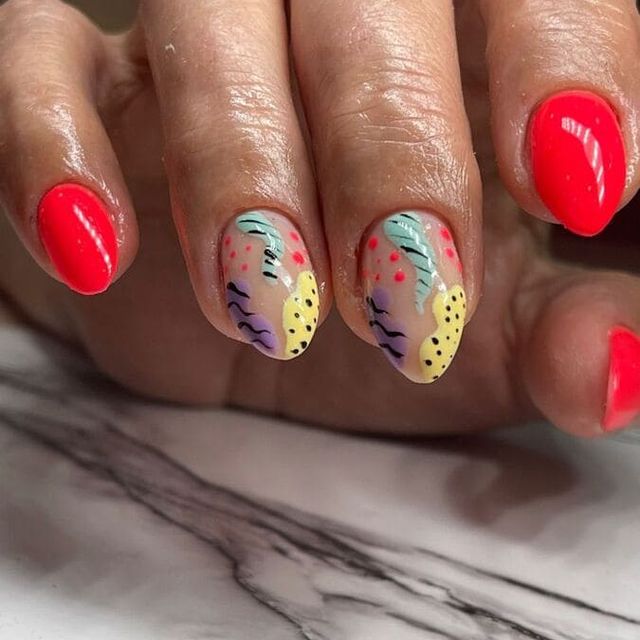 Centro de estética Avanzada Cuida-T uñas pintadas 3